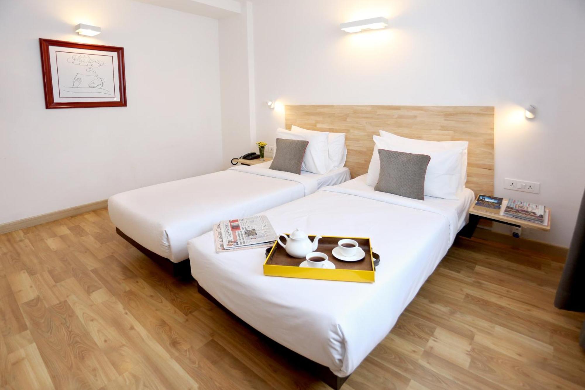 Oyo Townhouse 012 Kaushambi Metro Ghaziabad Otel Dış mekan fotoğraf