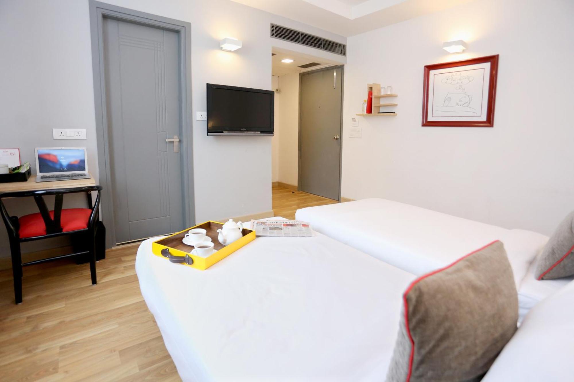 Oyo Townhouse 012 Kaushambi Metro Ghaziabad Otel Dış mekan fotoğraf